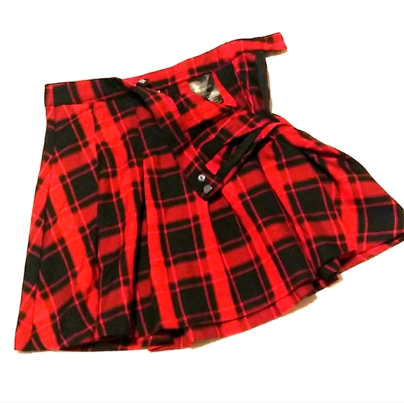 H&M Dresses & Skirts - NWOT H&M Divided Red & Blk Plaid Mini Skater Skirt